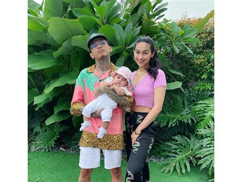 skusta clee girlfriend|zeinab harake boyfriend.